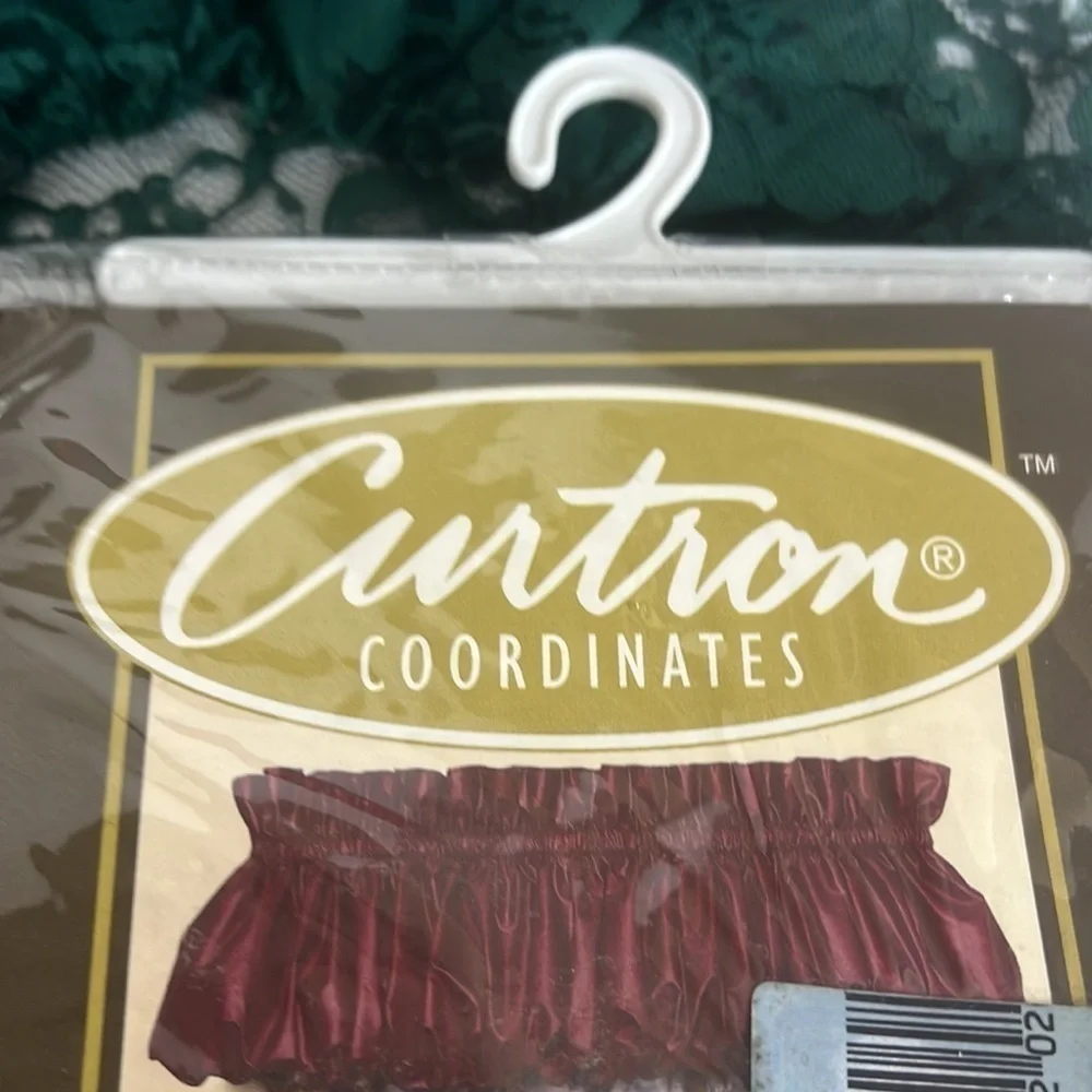 CURTRON COORDINATES BALLOON VALANCE AND ESSENTIALS STORAGE CONTAINERS
